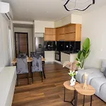 Iunn 3 * Vlorë